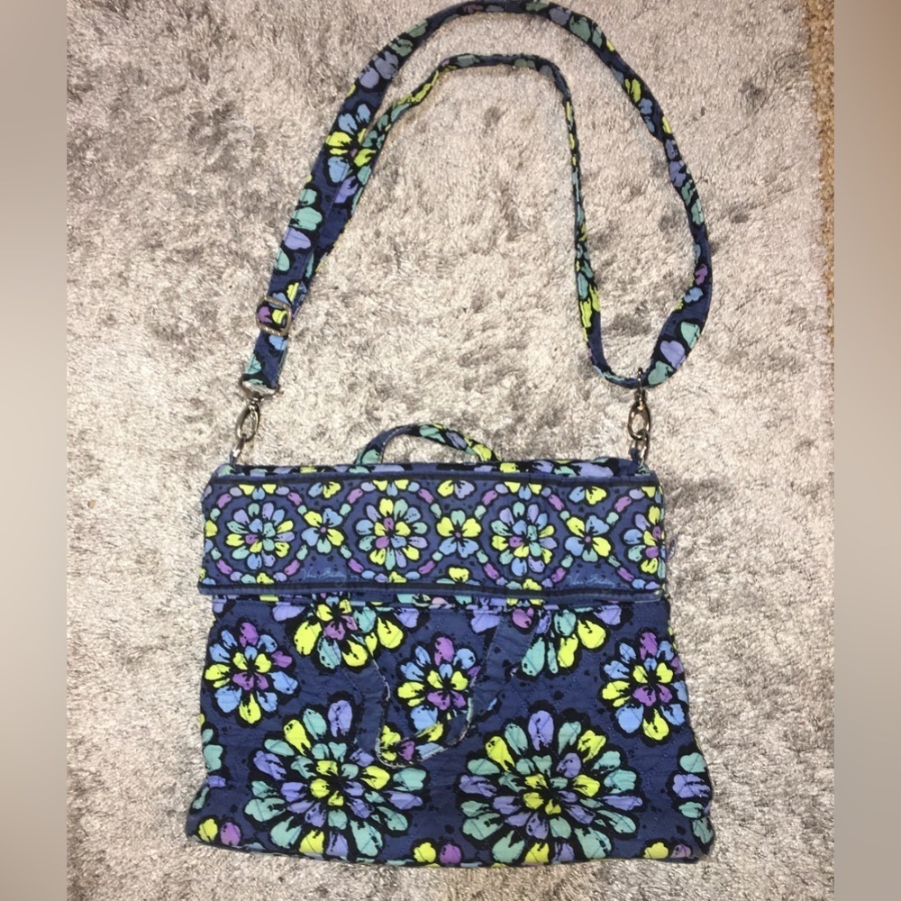 Vera Bradley Indigo Pop Retired Pattern Quilted Purse